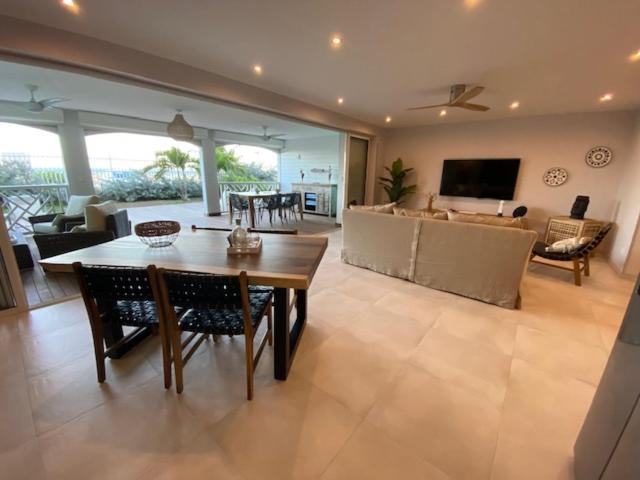Princess Mahault - Beachfront - Orient Bay - Luxury Apartment Esterno foto